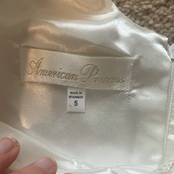 Girls Size 5 Beautiful Dress - excellent condition - Picture 2 of 3